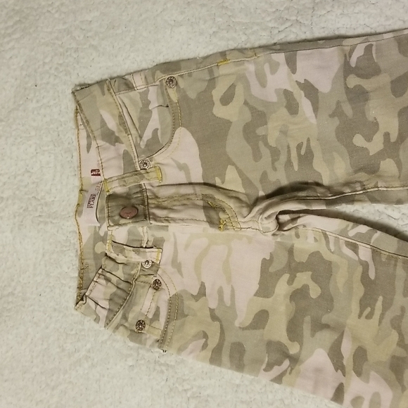 Levi's Girl's Stretch Flare Camo Jeans - Picture 4 of 12
